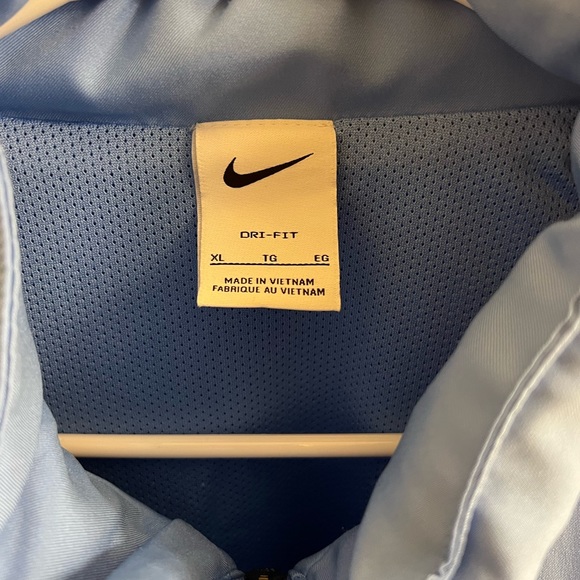 Nike Dri -Fit running jacket - Picture 4 of 6